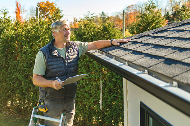 Professional Emergency Roof Repair technician working in Ottawa, IL